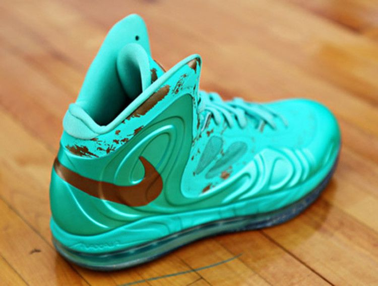 air-max-hyperposite-statue-of-liberty-524862-301_02