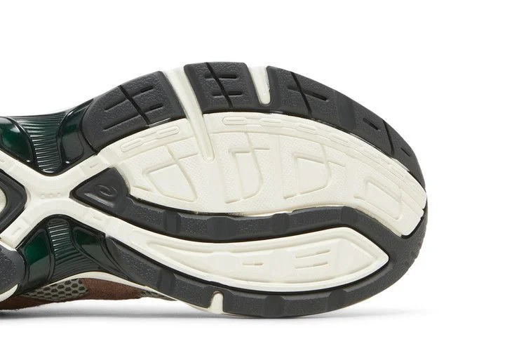 Krossovki-HAL-STUDIOS-x-ASICS-Gel-1130-Earth-4