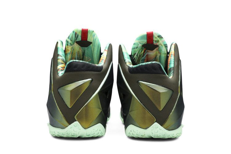 Кроссовки Nike LeBron 11 'King's Pride'