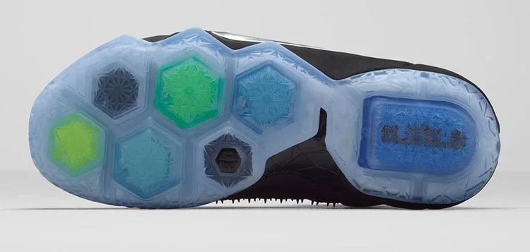 Krossovki-Nike-LeBron-12-EXT-Rubber-City-5
