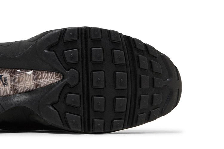 a-ma-maniere-x-air-max-95-burgundy-ash-fz8743-200_04