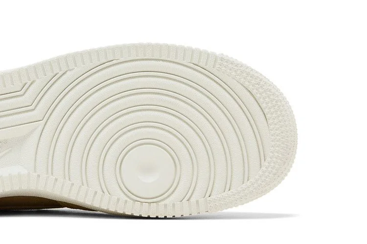 Кроссовки Nike Wmns Air Force 1 Low '07 'Club Gold Sail'