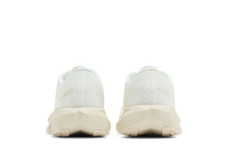 Кроссовки New Balance Wmns FuelCell Rebel v4 'White Linen'