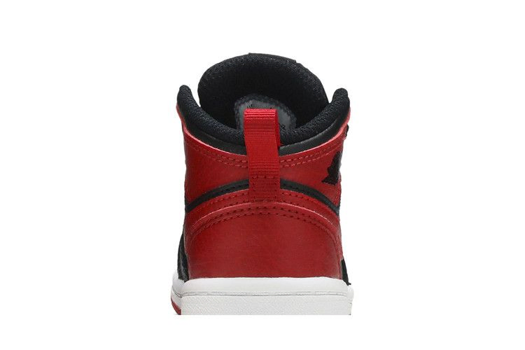 air-jordan-1-mid-td-banned-640735-074_06