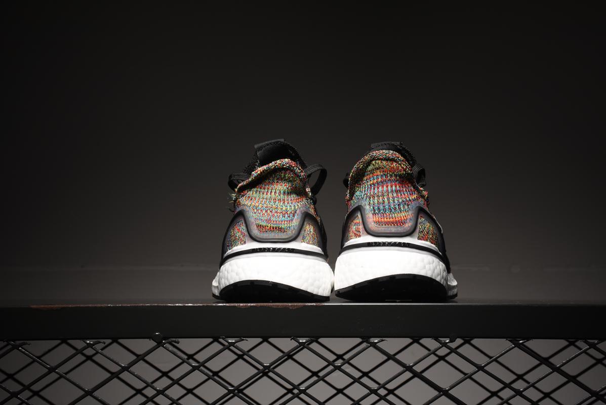 Кроссовки adidas UltraBoost 19 Dark Pixel