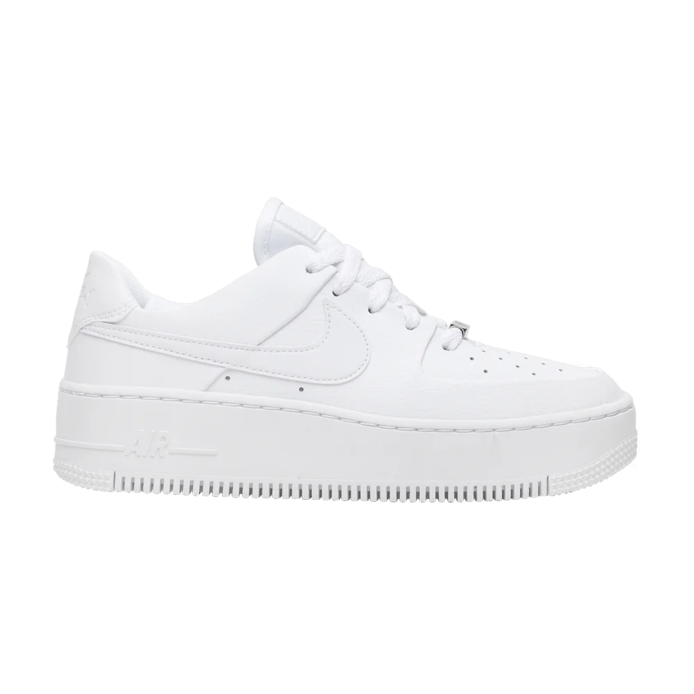 Krossovki-Nike-Wmns-Air-Force-1-Sage-Low-Triple-White