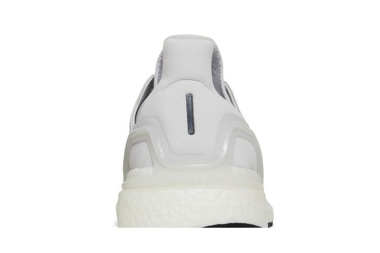 wmns-ultraboost-20-dash-grey-ee4394_06