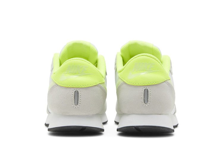 md-valiant-gs-white-barely-volt-cn8558-109_05