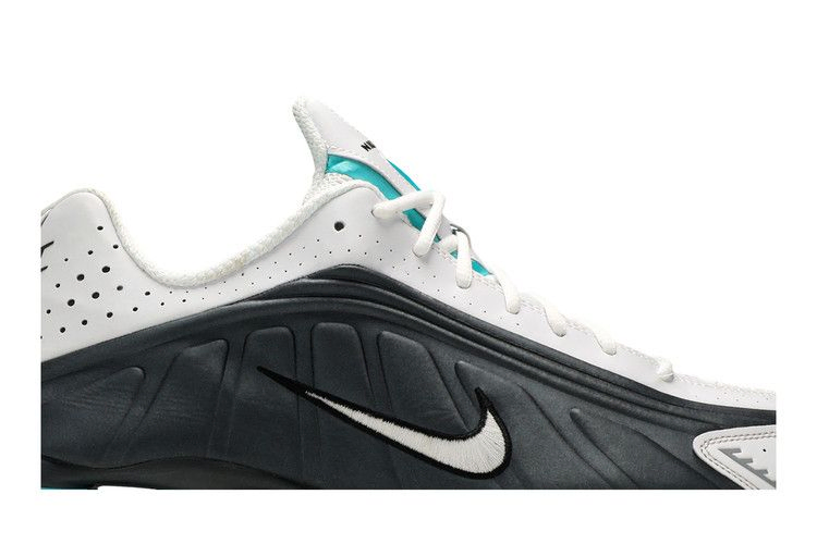 Кроссовки Nike Shox R4 'Black Metallic Silver'