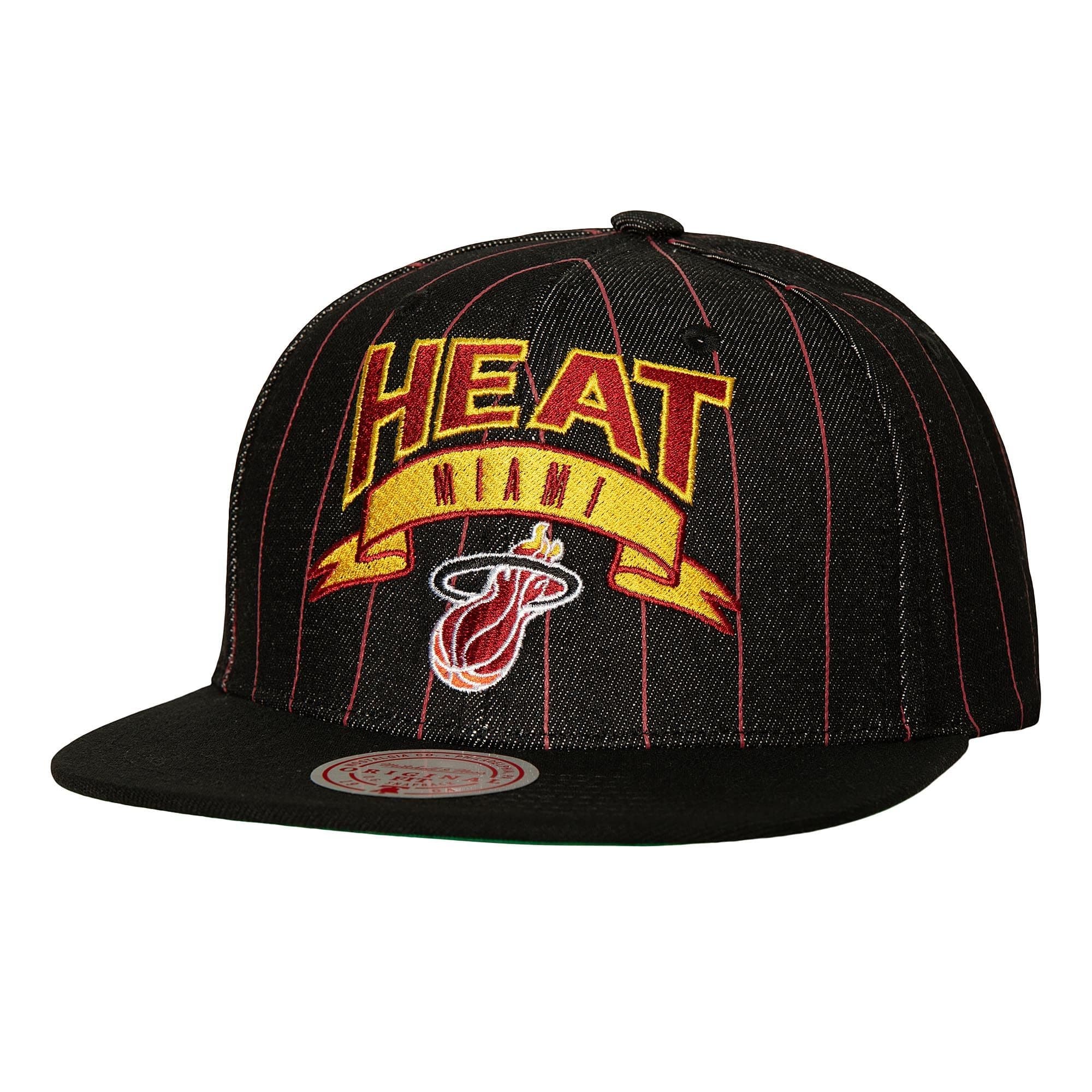 Бейсболка Mitchell & Ness Dem Stripes Snapback HWC Miami Heat Hat