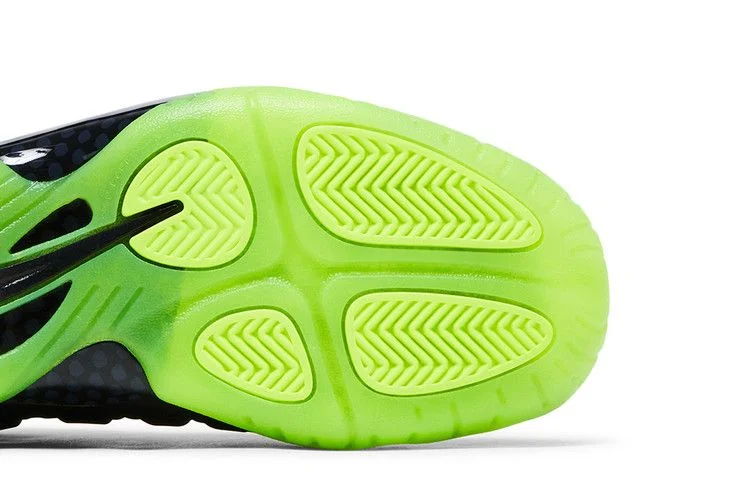 Krossovki-Nike-Little-Posite-One-GS-Black-Volt-4