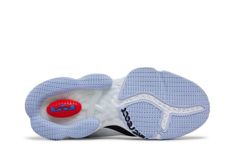 Кроссовки Nike LeBron 19 Low 'Black Toe'