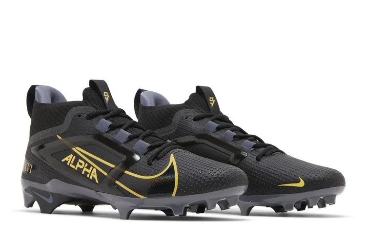 Krossovki-Saquon-Barkley-x-Nike-Alpha-Menace-4-Elite-Panther-7