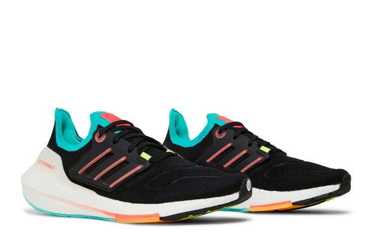 Krossovki-adidas-UltraBoost-22-Black-Turbo-Mint-7