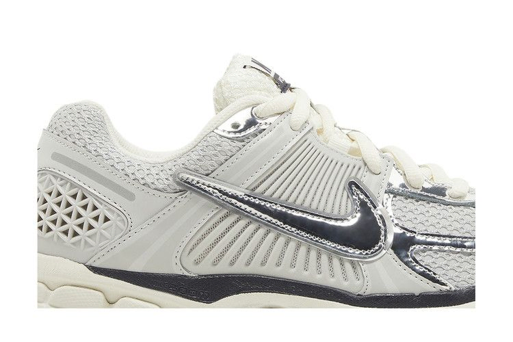 Кроссовки Nike Air Zoom Vomero 5 'Chrome'