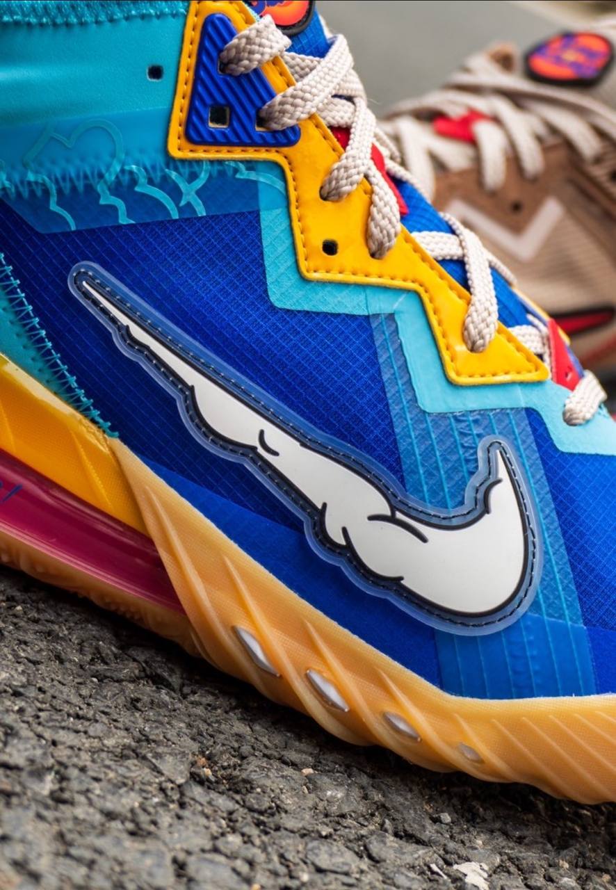 Кроссовки Space Jam x Nike LeBron 18 Low GS Wile E. x Roadrunner