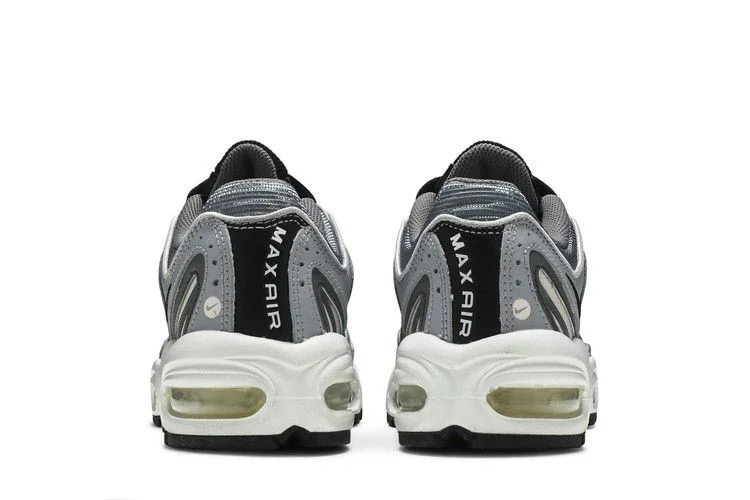 Кроссовки Nike Air Max Tailwind 4 'Cool Grey'