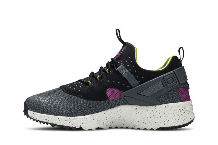 Кроссовки Nike Air Huarache Utility 'Medium Berry'