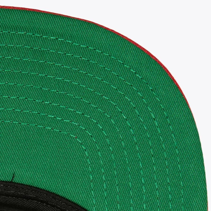 Бейсболка Mitchell & Ness Black Chicago Blackhawks Champ Is Here Snapback Hat