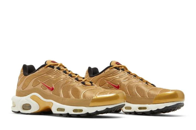 Krossovki-Nike-Wmns-Air-Max-Plus-QS-Metallic-Gold-7