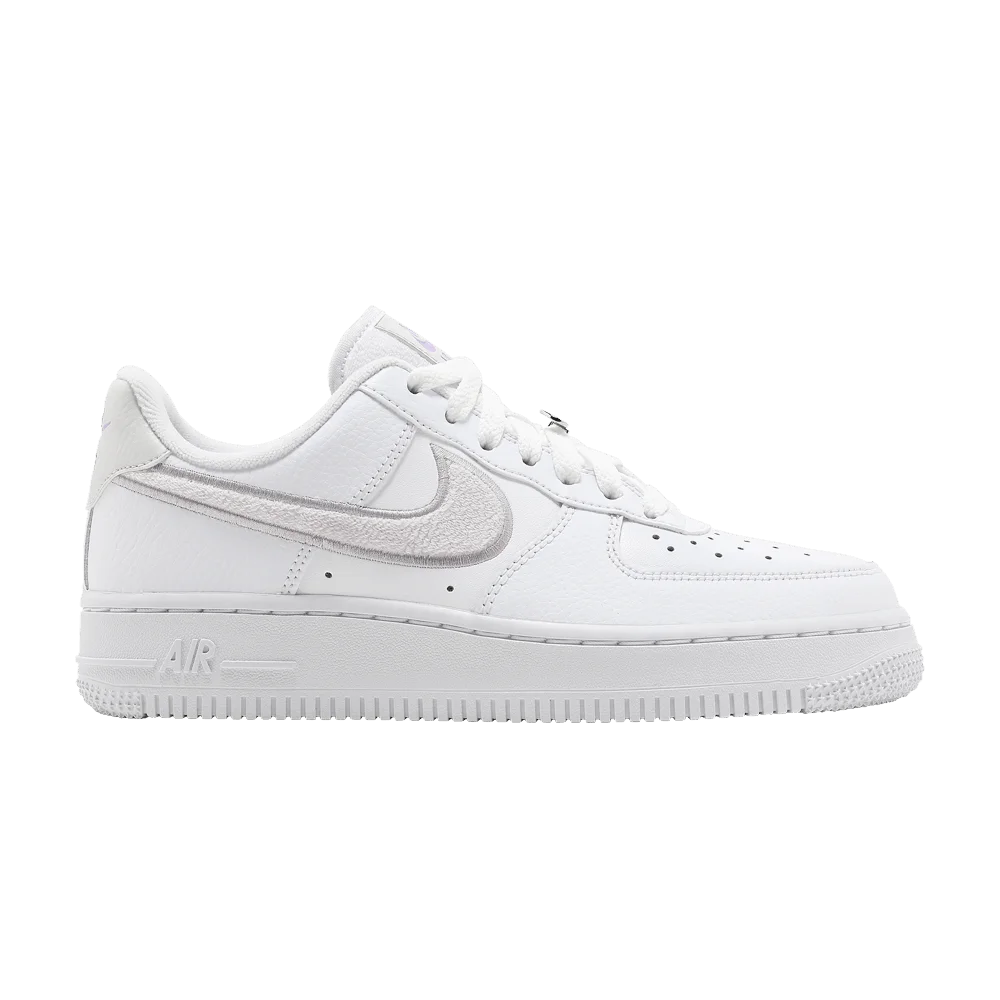 Krossovki-Nike-Wmns-Air-Force-1-07-Essential-Chenille-Swoosh-White-Lilac