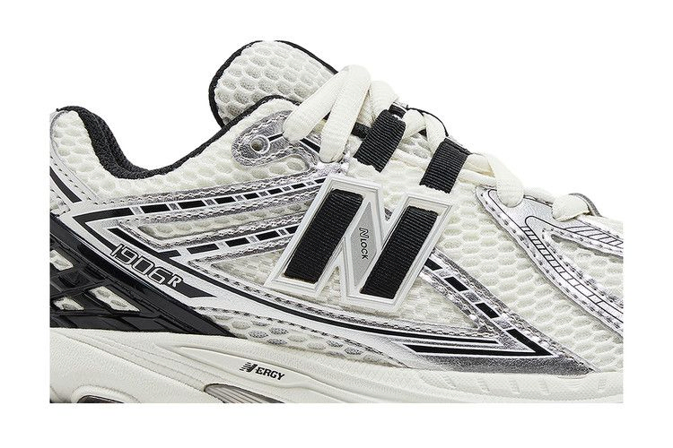 Кроссовки New Balance 1906R Big Kid 'Silver Metallic Black'