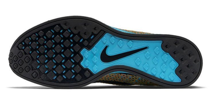 flyknit-racer-sherbet-526628-800_03