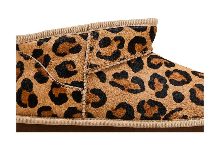 UGG-Wmns-Classic-Ultra-Mini-Boot-Spotty-1