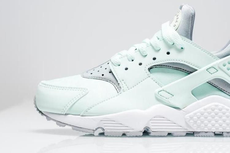 wmns-air-huarache-run-igloo-634835-303_05