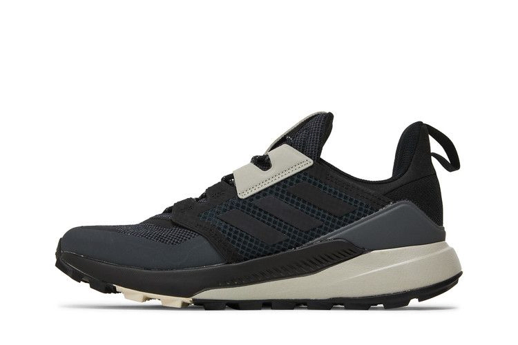 terrex-trailmaker-black-aluminium-fu7237_02