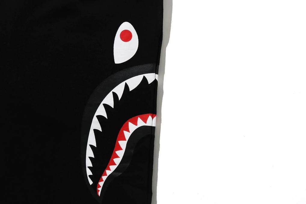 Спортивные шорты BAPE 1st Camo Half Side Shark Sweat Shorts Green