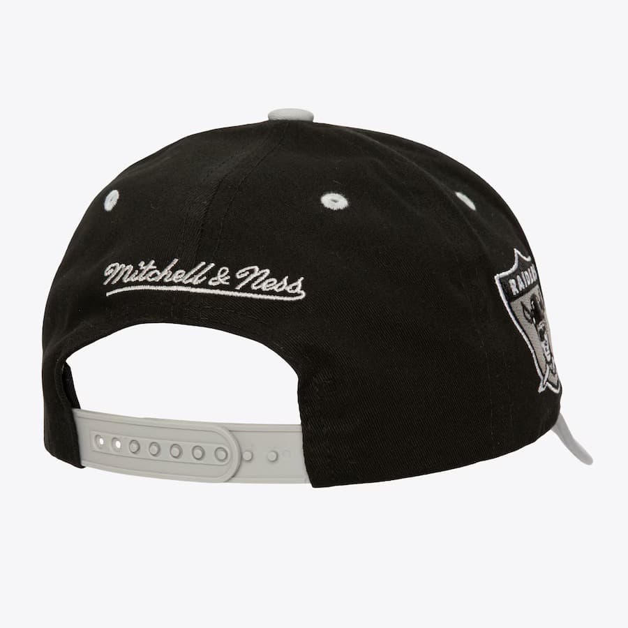 Бейсболка Mitchell & Ness Black Oakland Raiders Block Sweep Pro Adjustable Hat