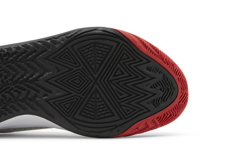 Кроссовки Nike Kyrie Flytrap 6 'Photon Dust University Red'