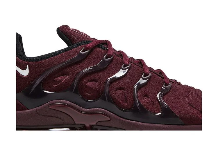 Кроссовки Nike Air VaporMax Plus 'Night Maroon'