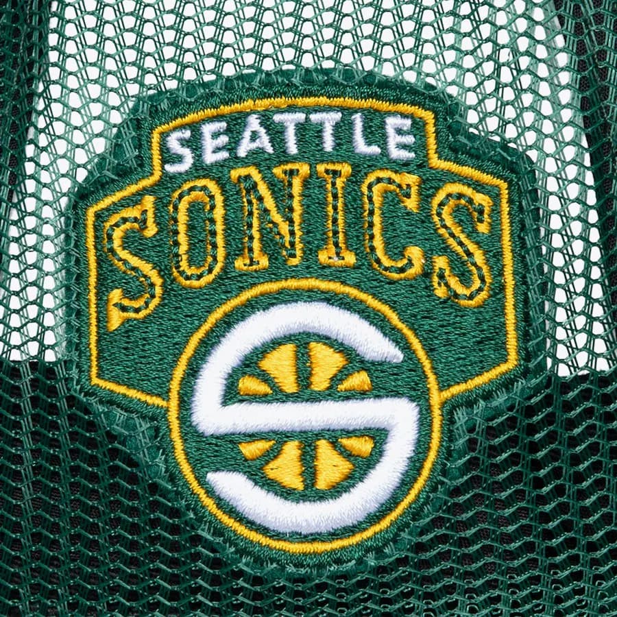 Бейсболка Mitchell & Ness Green Seattle Supersonics Hardwood Classics Satin Trucker Snapback Hat
