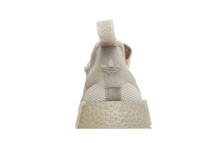 Кроссовки Adidas NMD_R1 Spectoo 'Bliss Silver Metallic'