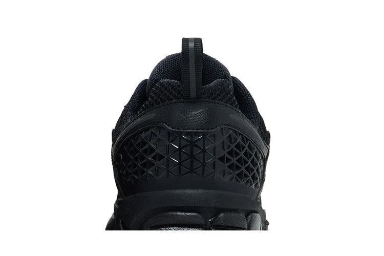 Кроссовки Nike Air Zoom Vomero 5 GS 'Triple Black'