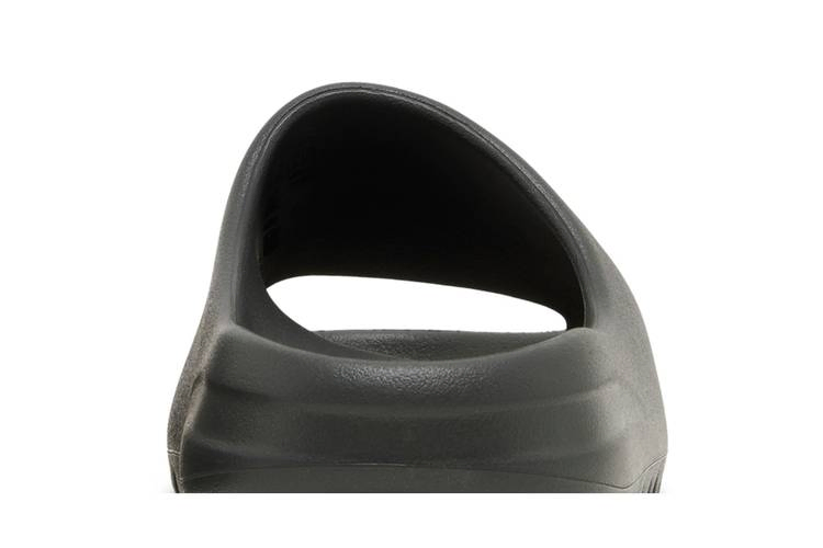 Кроссовки adidas Yeezy Slides 'Dark Onyx'