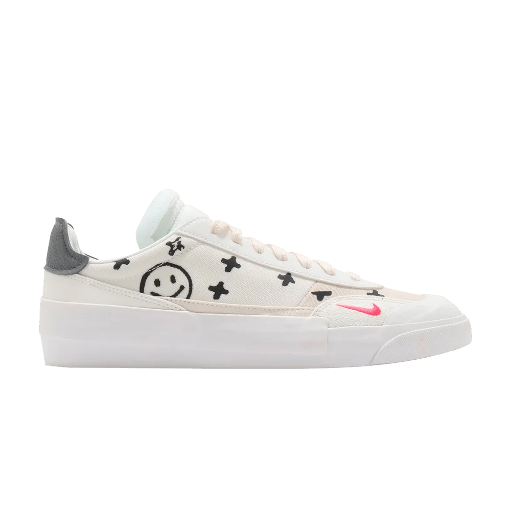 Krossovki-Nike-Drop-Type-QS-Scribbles