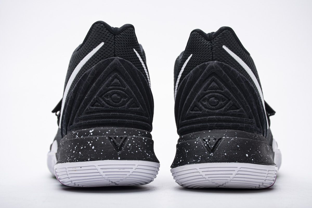 Kyrie-5-EP-Black-Magic-4