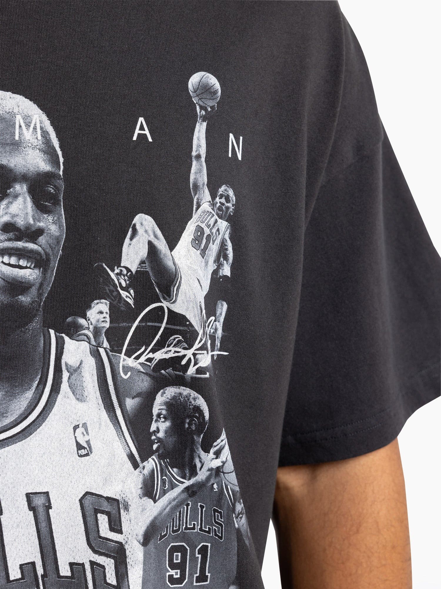 Футболка Mitchell & Ness Dennis Rodman Chicago Bulls Player Photo T-Shirt