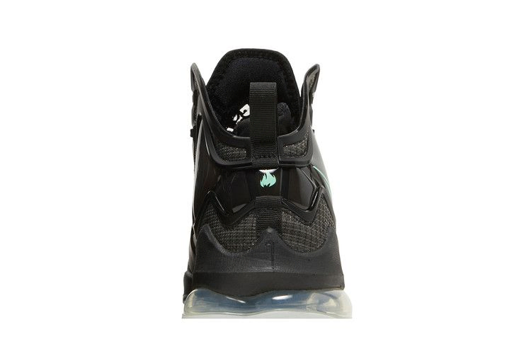Кроссовки Nike LeBron 19 'Black Green Glow'