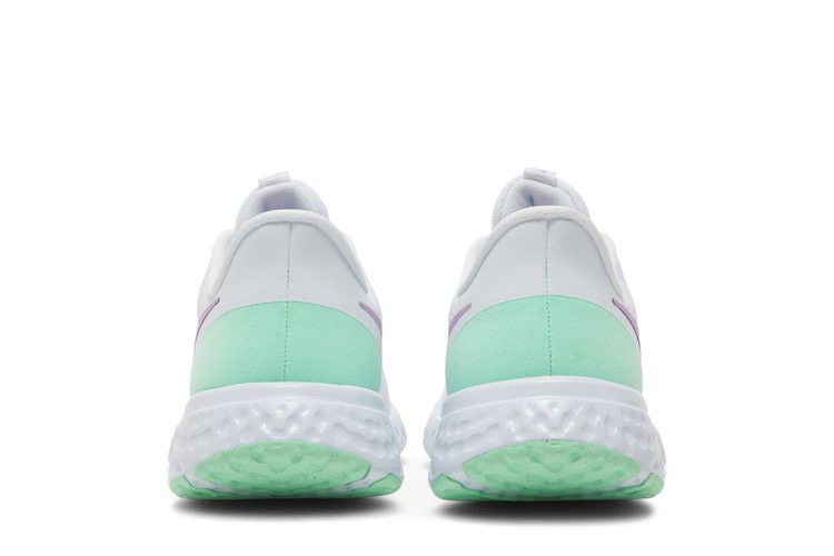 Кроссовки Nike Wmns Revolution 5 'White Green Glow Violet'