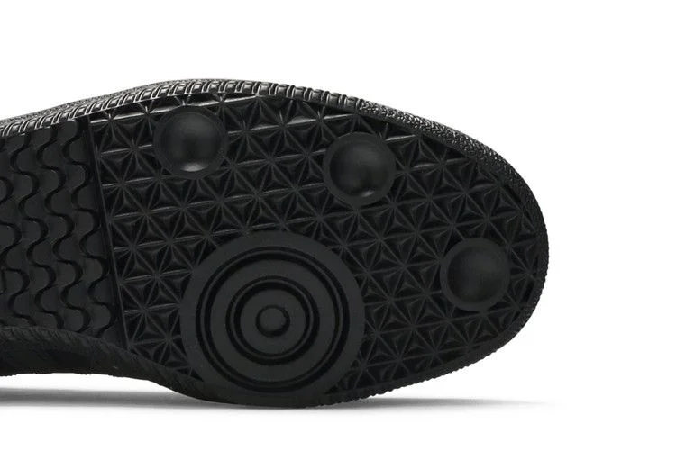 Krossovki-Pharrell-x-adidas-Samba-Black-Future-4