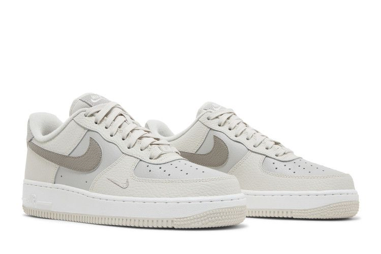 wmns-air-force-1-low-07-moon-fossil-fb8483-100_07