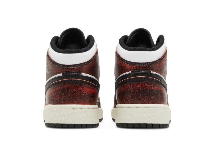 air-jordan-1-mid-se-gs-wear-away-fb0568-006_05