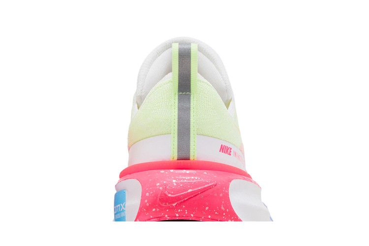 Кроссовки Nike Wmns ZoomX Invincible 3 'Barely Volt Hyper Pink'