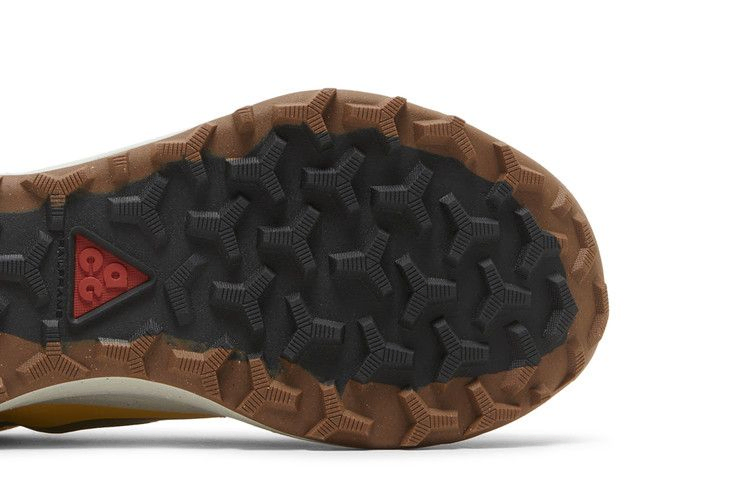 Кроссовки Nike ACG Lowcate 'Solar Flare'