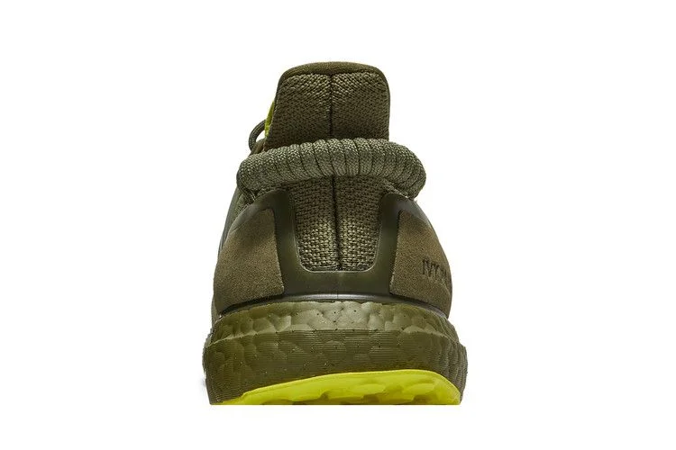Кроссовки Ivy Park x Peloton x adidas UltraBoost OG 'Focus Olive'