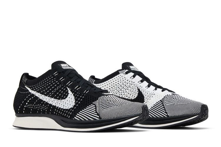 flyknit-racer-526628-002_07